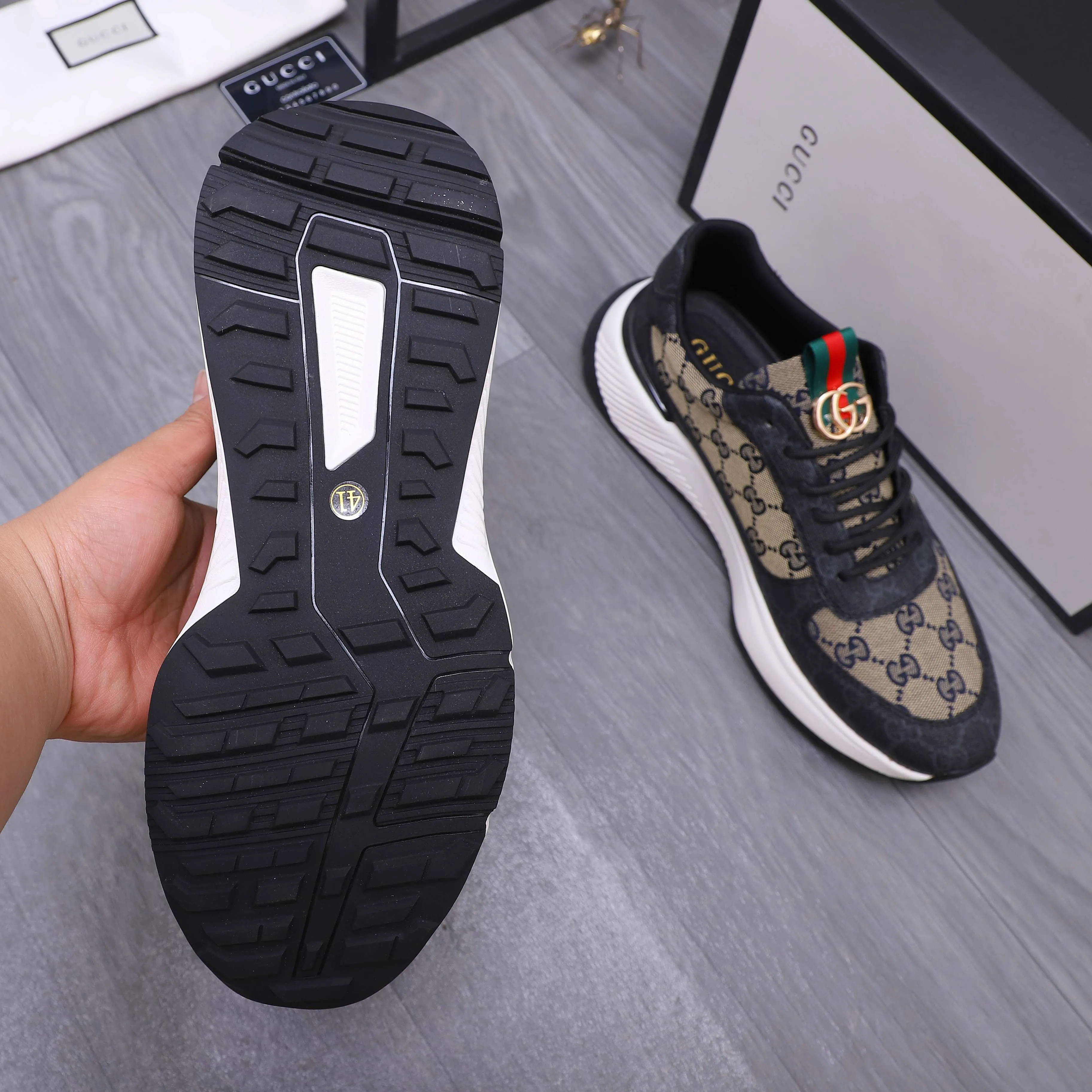 Men's shoes 💰460 Product trademark: GUCCI "Gucci" casual shoes Regular size: 38-44 (45 is custom-made and non-returnable) Product materials: Selected cowhide stitching breathable woven upper, breathable mesh lining, rubber outsole